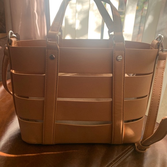 Tan Handbag with shoulder strap - Picture 2 of 4
